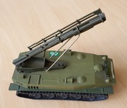 żołnierzyki PRL zestaw taktyczny 2k6 Łuna (FROG-5) pojazd wojskowy