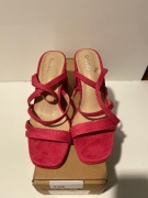 NOWE Sandały na obcasie BEBO  r. 35,5 czerwone