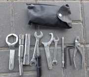 KOMPLET ZESTAW FABRYCZNYCH KLUCZY do SUZUKI GSXR GSR SV DL