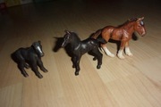 schleich źrebaki koniki figurki