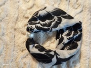 Piękny szal z z zapięciem magnetycznym 