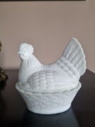 Średnia kurka prl kura Ząbkowice biała  bomboniera 