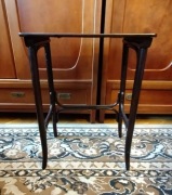 Przedwojenny stolik Thonet po renowacji