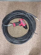 Przewód ciśnienia 20m.+młotek pneumatyczny.