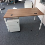 Biurko Bez białego  kontenera MDD 80 x 140  cm 