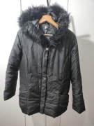 Kurtka zimowa czarna z kapturem, r.L