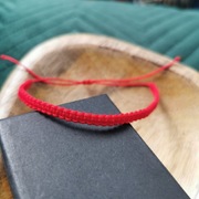 Bransoletka czerwona pleciona