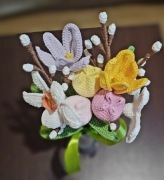 Bukiet kwiatów robionych na szydełku 