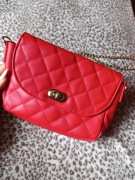 Czerwona torebka pikowana 2w1 – na ramię i do paska (nerka)