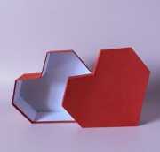 Pudełko w kształcie serca 30x30x10 cm