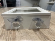 Szkatułka biała na biżuterię drewnianą