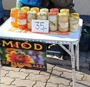 Sprzedam Miód z własnej pasieki od moich Rodziców Marek i Jadwiga.