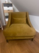 Elegancki fotel z poduszką „Tilt” Guy Laroche Home