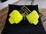 Fashion Sandały żółte futerko, płaskie, plażowe 38