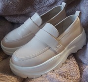 Mokasyny beżowe cropp