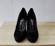 Szpilki czarne Roz.40 firmy Venturini 