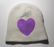 Czapka zimowa dla dziewczynki z serduszkiem z cekinów