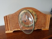 Zegar nakręcany, wybija każdą godzinę - dwie melodie, odrestaurowany antyk