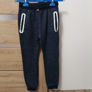 Spodnie dresowe chłopięce rozm. 146/152