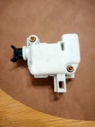 Zamek siłownik klapy bagażnika VW BORA GOLF IV 4