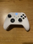 Pad Xbox Series S/X – biały – bardzo dobry stan