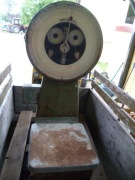 Stara waga zegarowa Berkel.