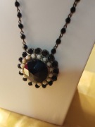 Naszyjnik vintage z zawieszką w stylu gotyckim.Wykonany z onyksu.