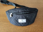 nerka etui saszetka na pas torba biodrowa de luxe  zasuwana z kieszeniami