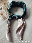 Apaszka duża zieleń butelkowa, beż i biel 