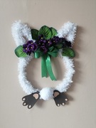 Wieniec wielkanocny w kształcie zajączka. Dekoracja świąteczna.