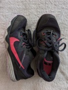 Czarne kolorowe wiązane buty sportowe Nike Juniper Trail 40