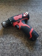 Milwaukee wiertarko-wkrętarka BDD plus bateria M12B2