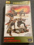 Niemiecki (German) Sturmpioniere 1940-1943 skala 1:35 (Zvezda)