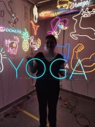 Neon LED napis na ścianę. Yoga.Ozdoba dekoracyjna