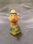 Ulica Sezamkowa - Bert ( gumowa pacynka na palec ) 