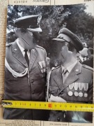 Duża Fotografia PRL medale falerystyka 