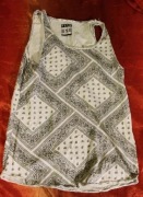 FSBN S luźna dłuższa koszulka / tunika na ramiączkach etno deseń