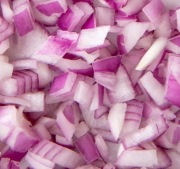 Cebula czerwona 100g kostka rozmiar +/-1cm2