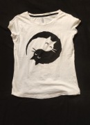 Bluzka Cropp koty yin yang bawełna S–M biała uroczy print