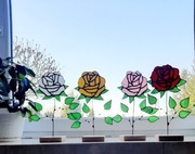  witrażowy kwiat róży na  podstawce, prezent , łapacz słońca,dekoracja okna