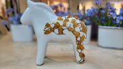 Figurka Konik  ceramiczny, ręcznie malowany zdobiony Bursztynem 