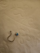 fake piercing, klips do nosa, niebieskie kółko, cyrkonia