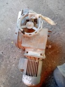 SERWOMOTOR Silnik Elektryczny 380V 0,76 kW Przeł. 1:40 NOWY