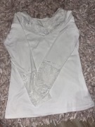 Uniwersalna biała elegancka koszulka