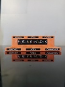 Podstawka do figurek macdonald z serii friends!! hIT !!