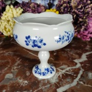 Śliczna patera na stopce "Niebieskie Róże" - 17 cm - Unterweißbach