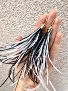 Kolczyki ze strusich piór czarno białe