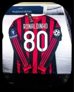 (M) RONALDINHO 80 AC MILAN 09/10 LIGA MISTRZÓW RETRO LONG SLEEVE NOWA BLUZA