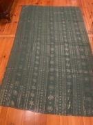 OBRUS ZASŁONA ZIELONA W ZŁOTE GWIAZDKI 140 X 220 CM DO STYLOWEGO MIESZKANIA
