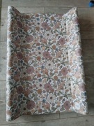 Twardy przewijak na łóżeczko z wafelkowym pokrowcem